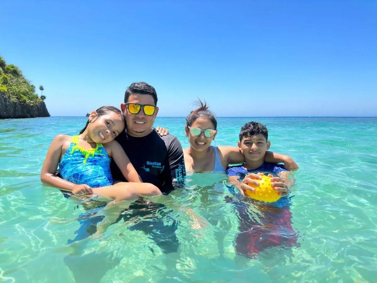 Roatan: The Perfect Family Day